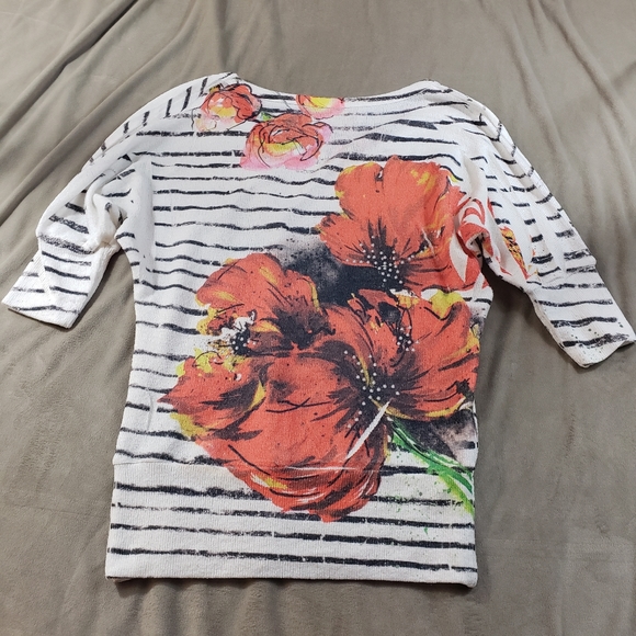 Arden B Poppy Striped 3/4 sleeve resort top Womens - Picture 8 of 14